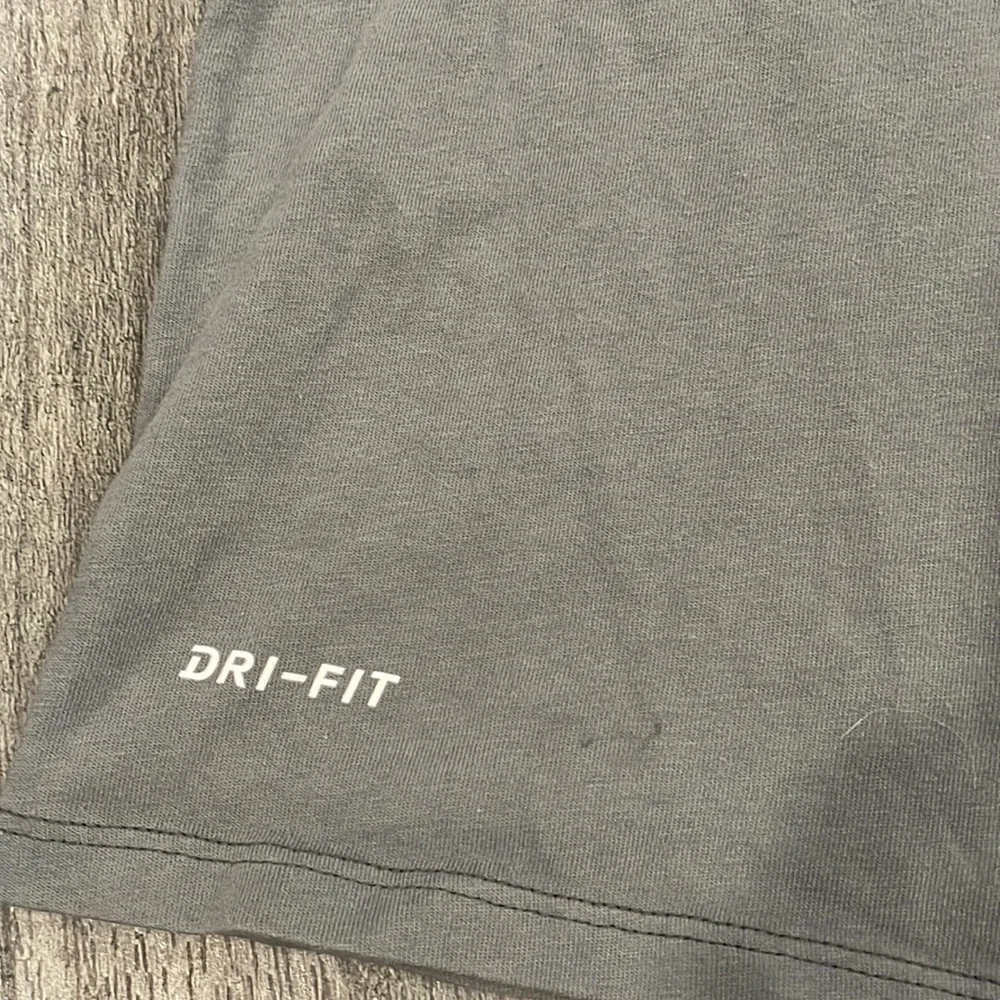 Nike Just Money Gray Short Sleeve Basketball T-shirt XL